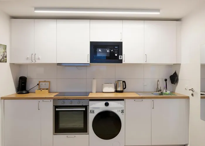 Nova Dunantstrasse *